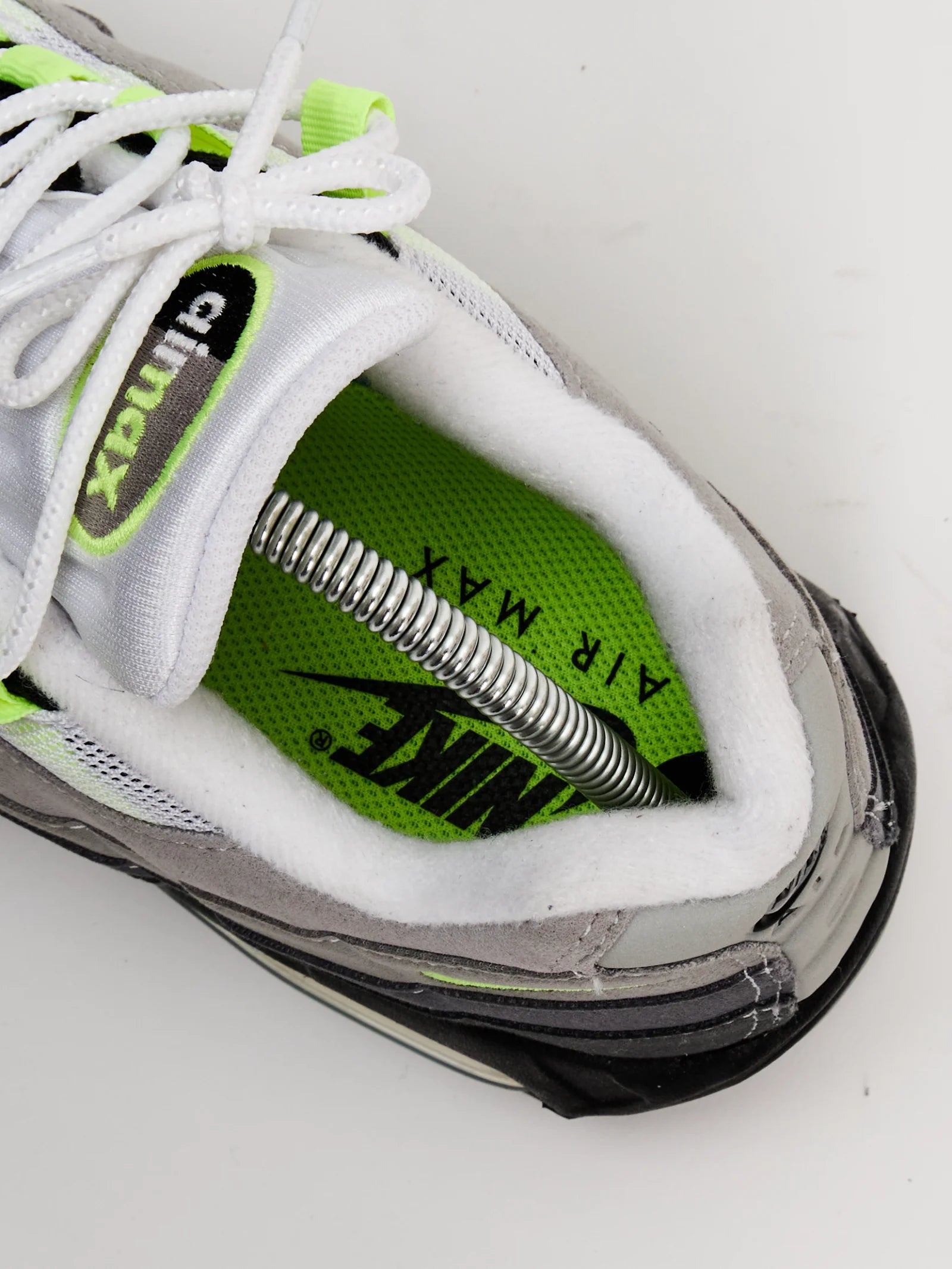 Hormador de Zapatillas Ajustable – Mantén la Forma Perfecta